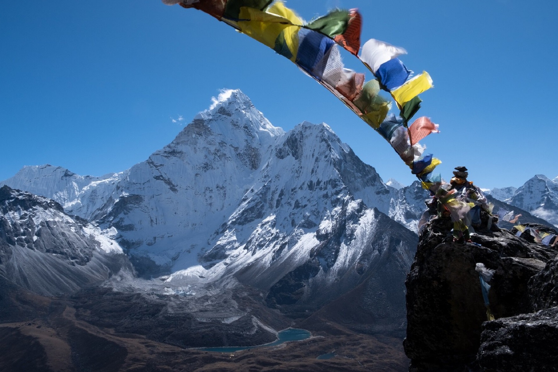 immagine di copertina per Campo Base Everest